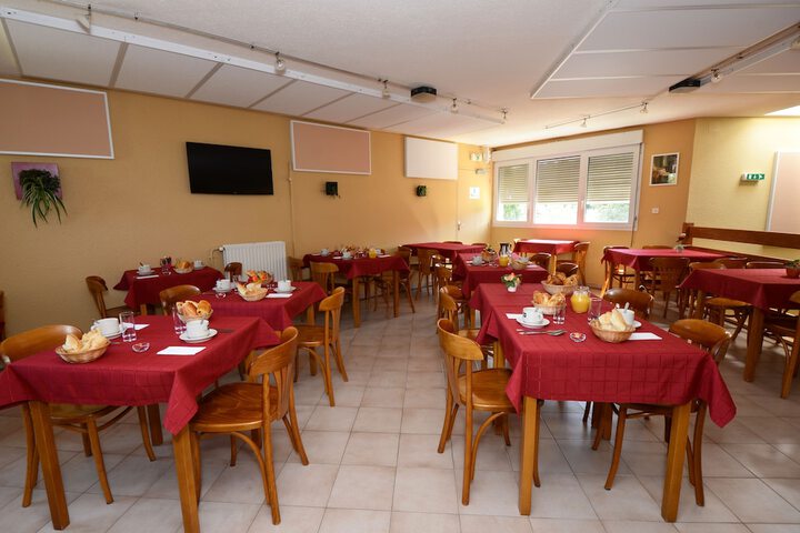 Dining 33 of 36