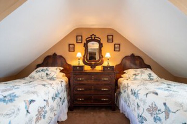 Room 193 of 253