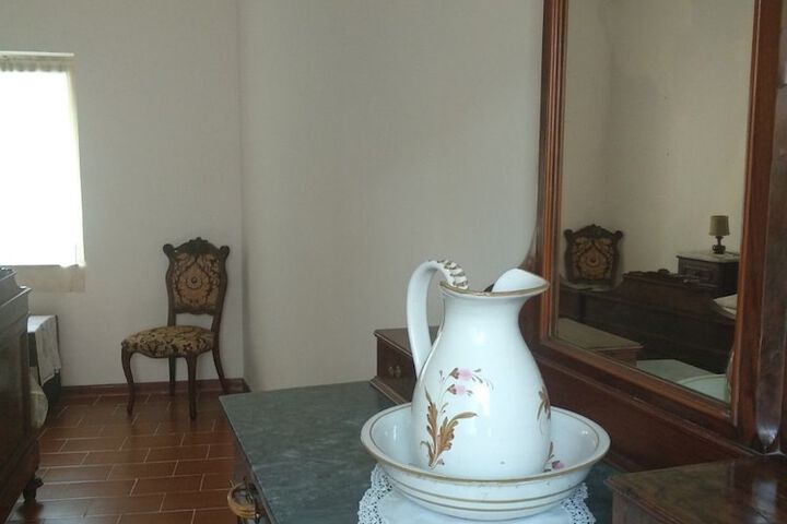 Room 18 of 33