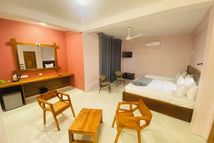 Room 9 of 74