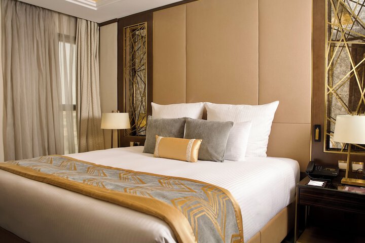 Room 34 of 82