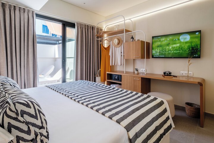 Room 4 of 27