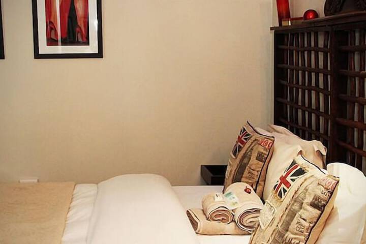 Room 32 of 50