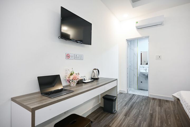 Room 16 of 60