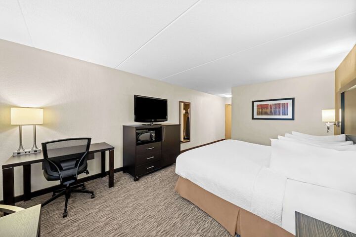Room 10 of 26