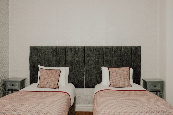 Room 83 of 174