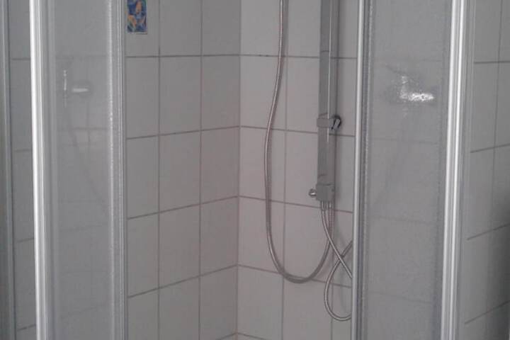 Room 33 of 42