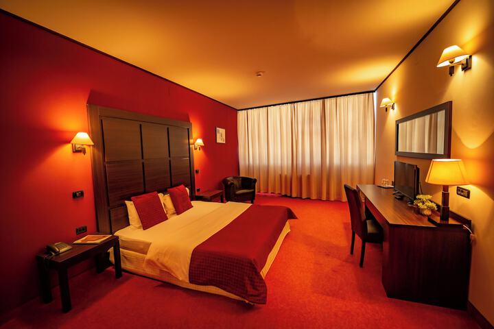 Room 4 of 58