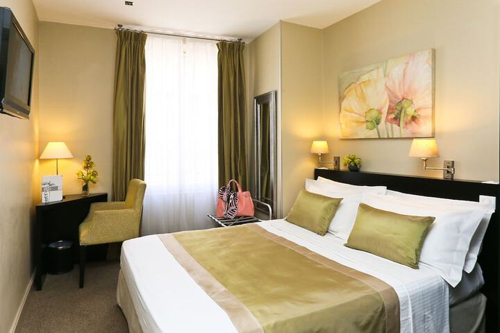 Room 2 of 32