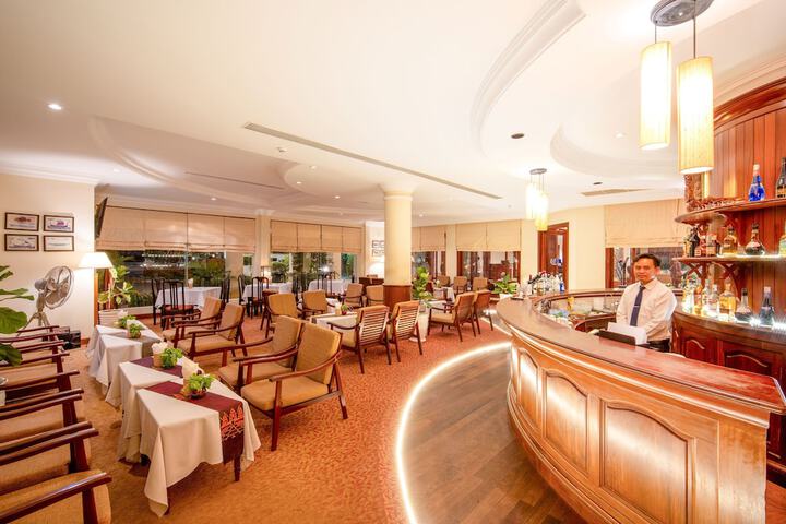 Dining 119 of 169