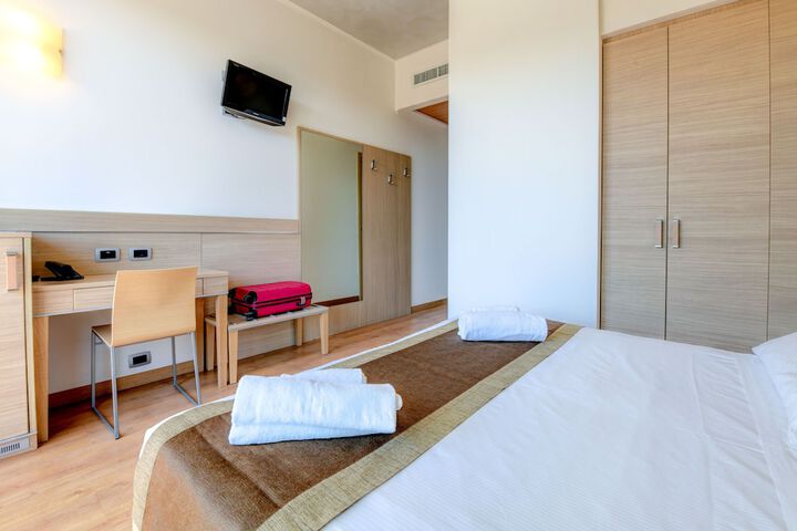 Room 14 of 101