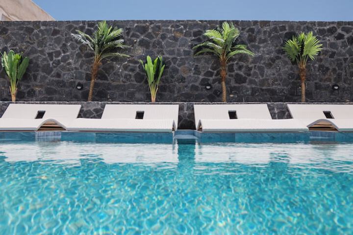 Pool 62 of 70