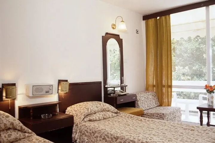 Room 2 of 4