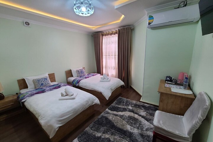 Room 32 of 102