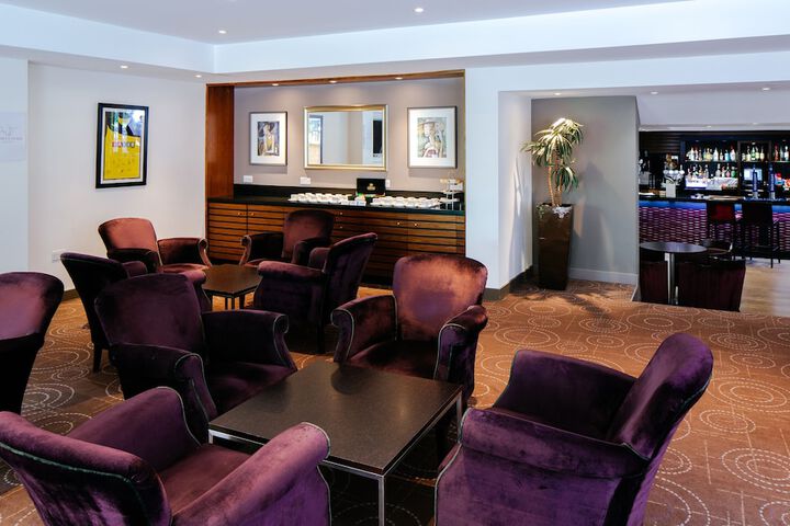 Lounge 39 of 55