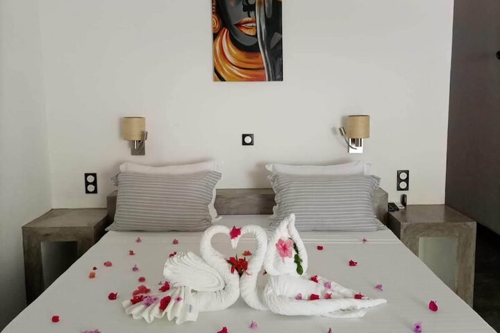 Room 4 of 75