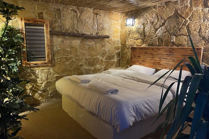 Room 2 of 30