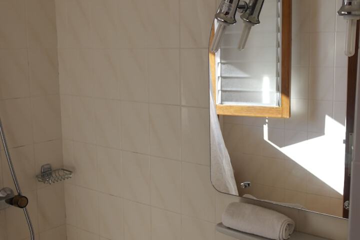 Room 10 of 51