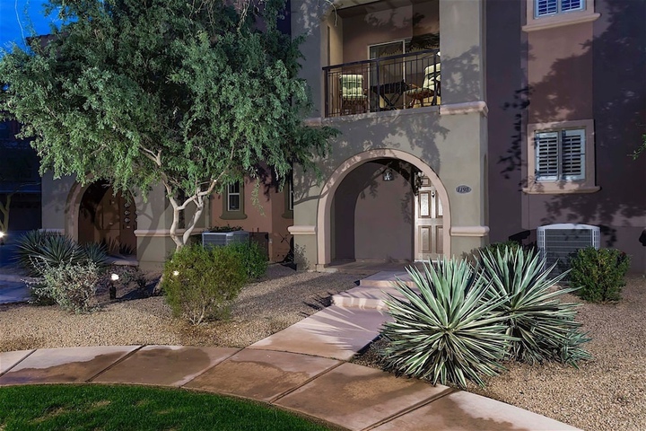 Photo of HOT SPOT AT DESERT RIDGE 2 BR BY CASAGO
