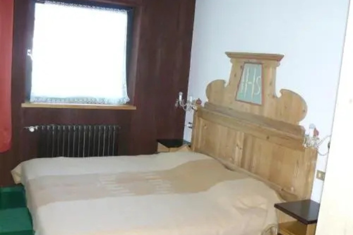 Room 3 of 13
