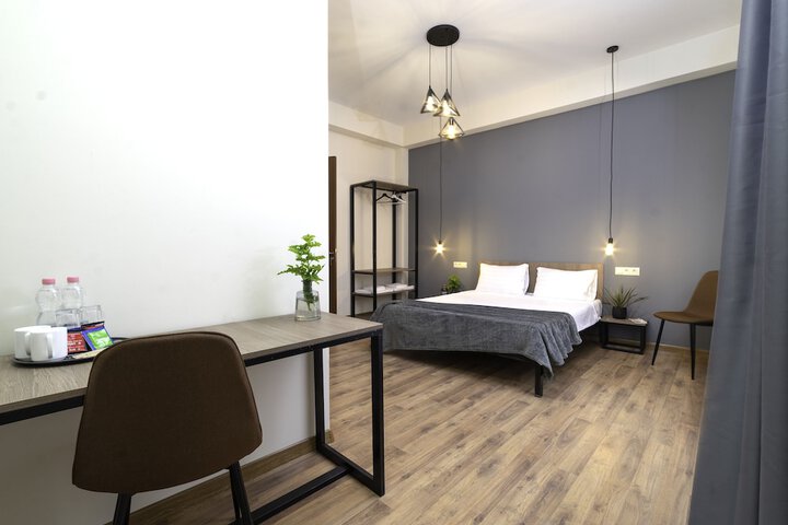 Room 32 of 37