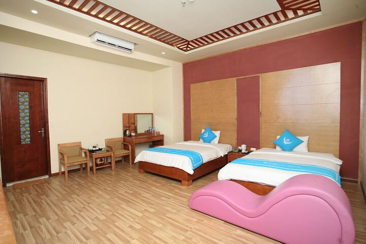 Room 7 of 63