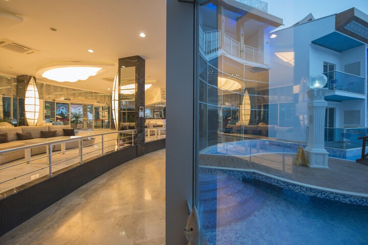 Hotel Lobby
