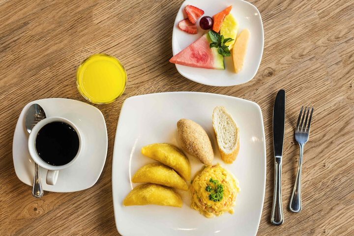 Breakfast/Coffee Service 22 of 77