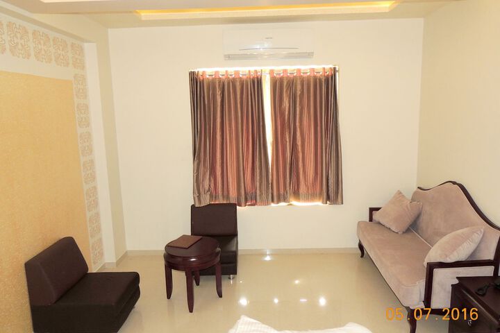 Room 12 of 26