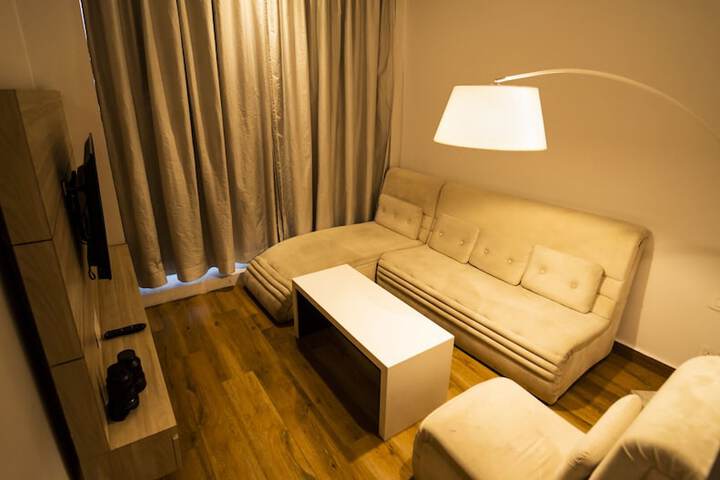 Room 13 of 18