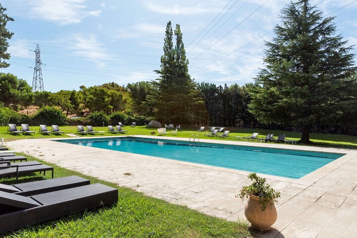 Pools & Facilities