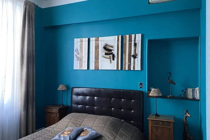 Room 5 of 18