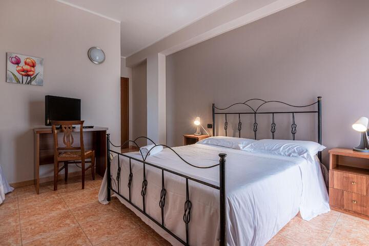 Room 4 of 17