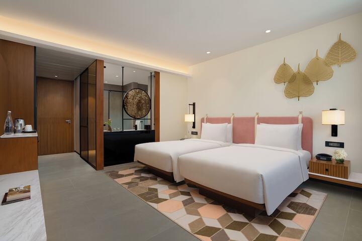 Room 5 of 44