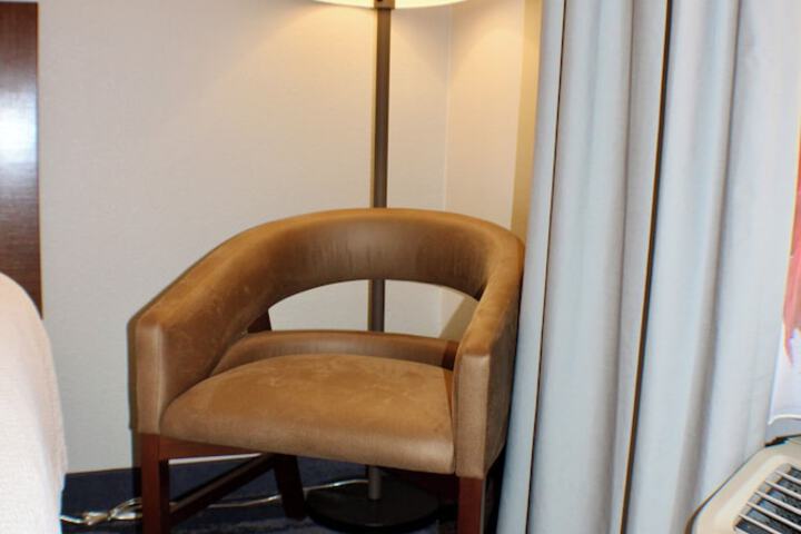 Room 11 of 40