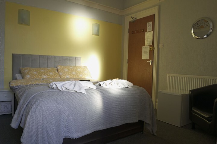 Room 6 of 70