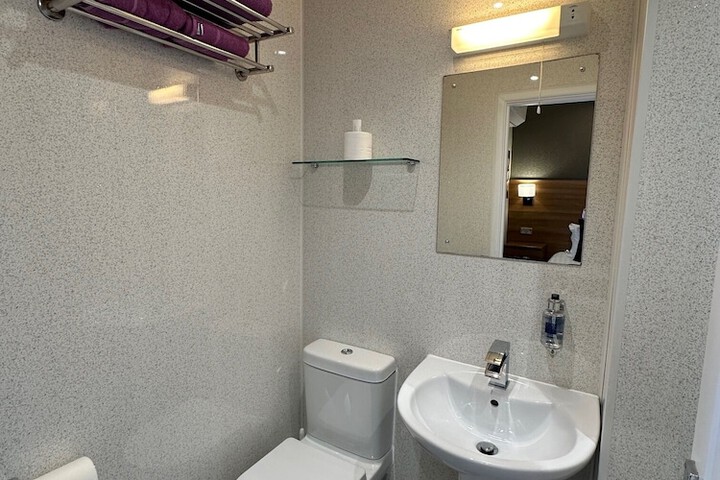 Room 136 of 193