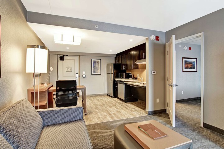 Room 12 of 60