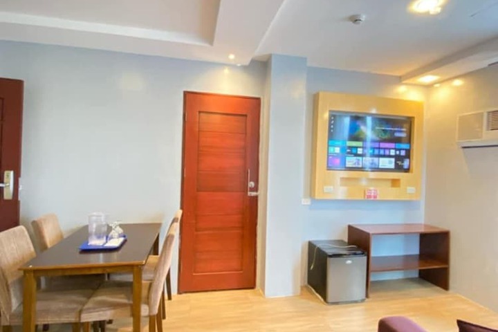Room 13 of 22