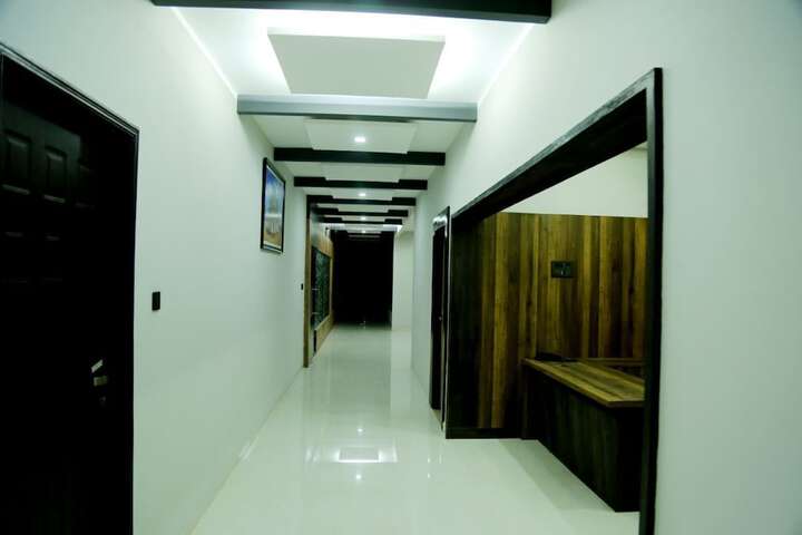 Ballroom/Hall 3 of 9