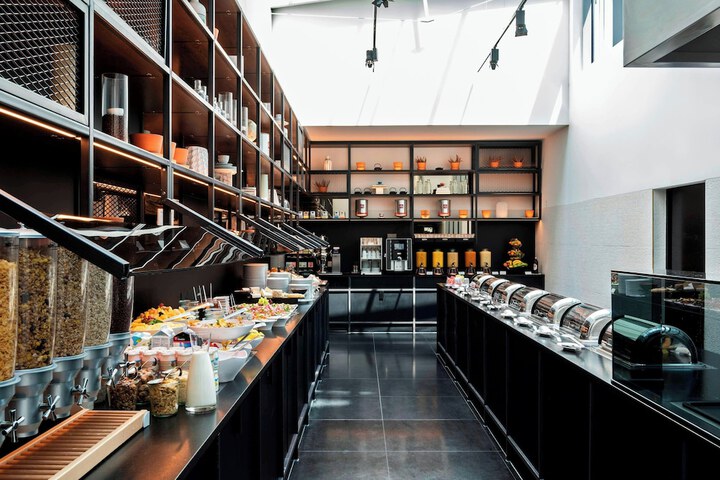 Breakfast/Coffee Service 65 of 117