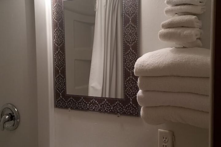 Room 32 of 36