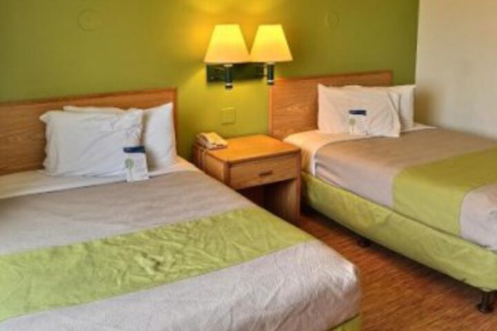 Room 11 of 65