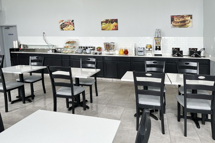 Breakfast/Coffee Service 77 of 85