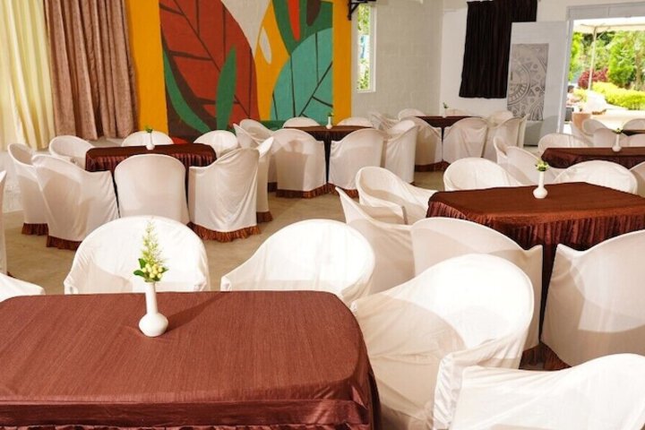 Ballroom/Hall 25 of 29