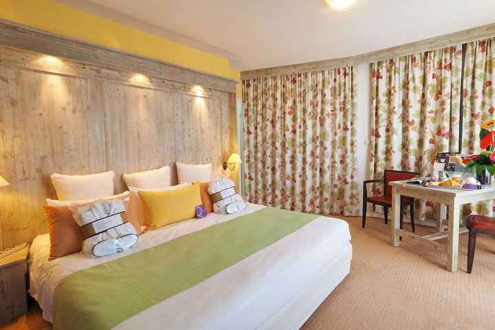 Room 5 of 92
