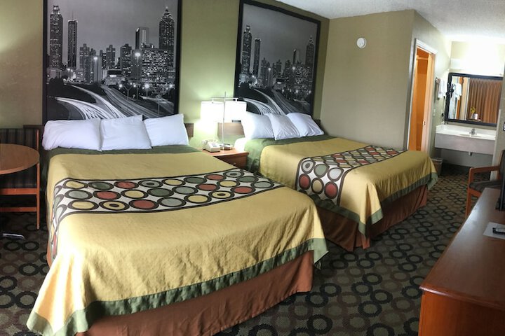 2 Double Beds (9 of 12)