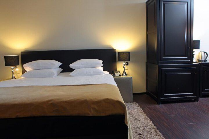 Room 12 of 62