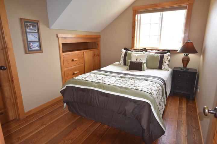 Room 3 of 19