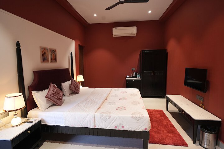 Room 33 of 89